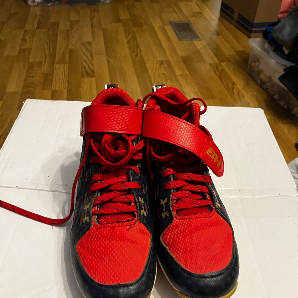 UA boys baseball cleats size 1